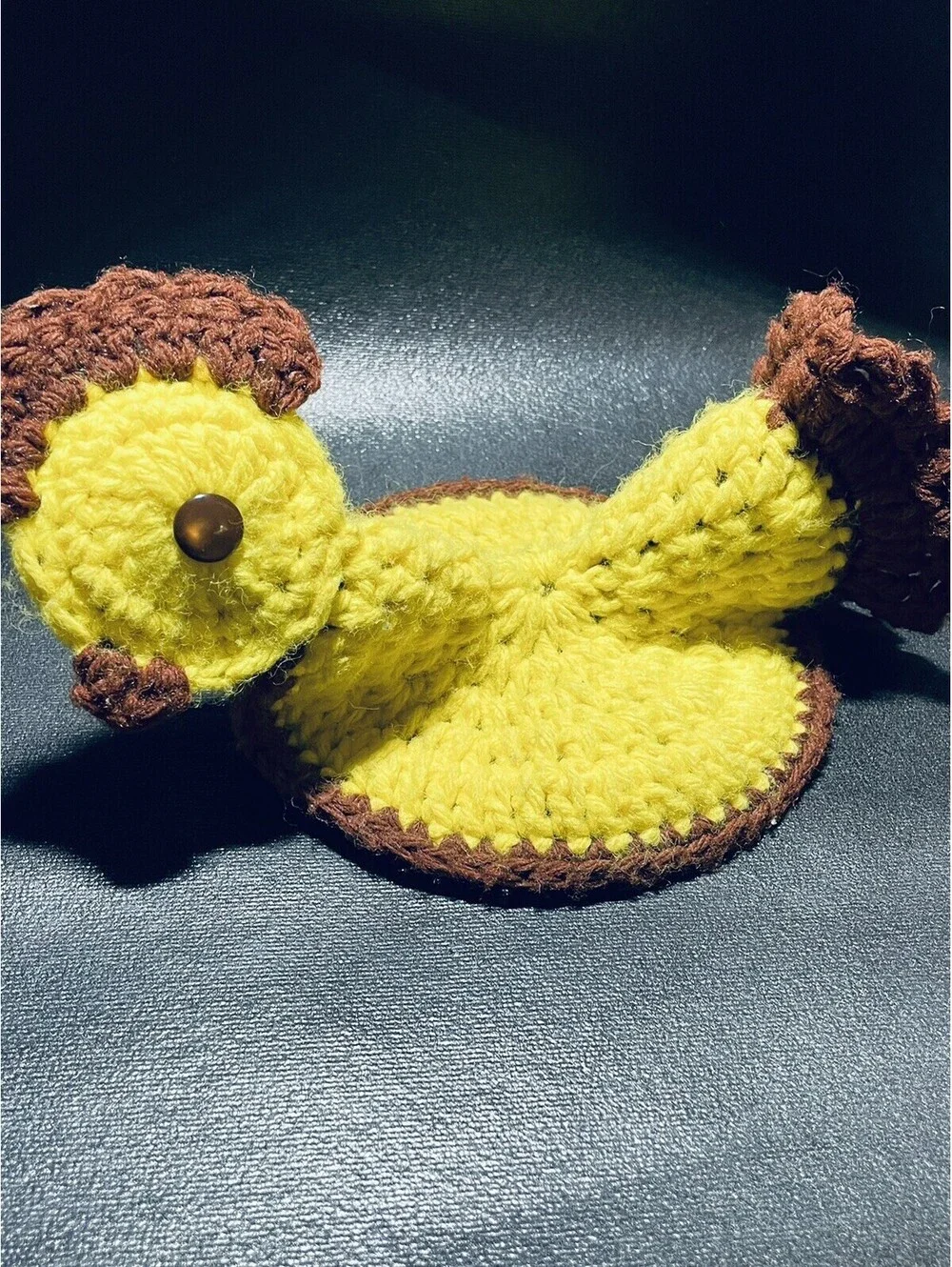 Vtg Handmade 1960s Crochet Teapot Cover Kitschy Chicken Hen Decor Yellow Brown